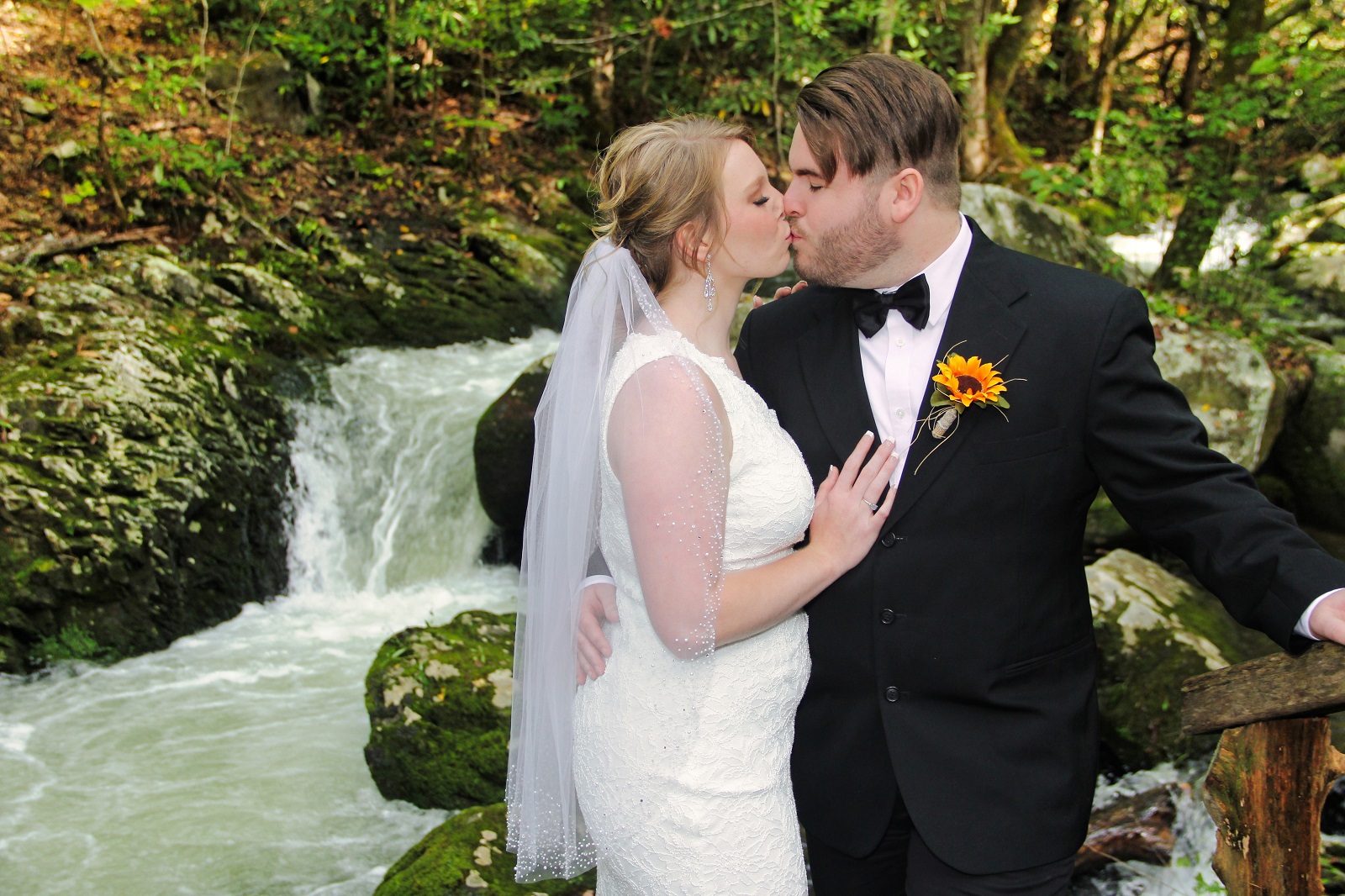 private-creekside-weddings