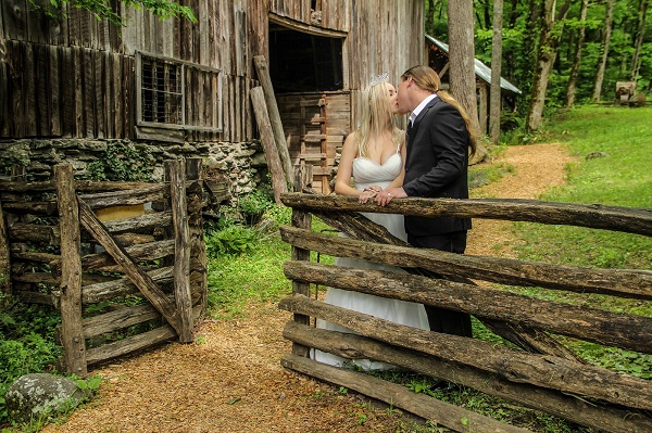 gatlinburg tn wedding at barn