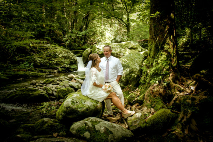 beautiful-gatlinburg-waterfall-wedding-in-tennessee