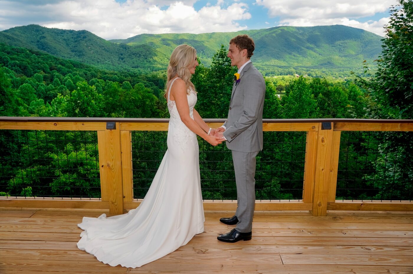 gatlinburg wedding at a cabin in the smoky mountains