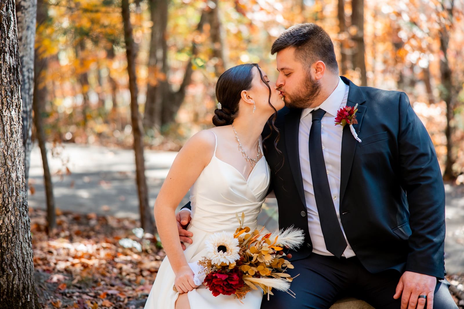 couple gets married at a pigeon forge cabin