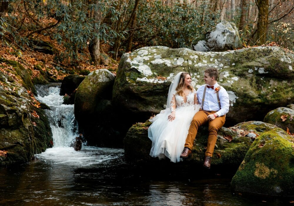 pigeon forge gatlinburg elopement creekside