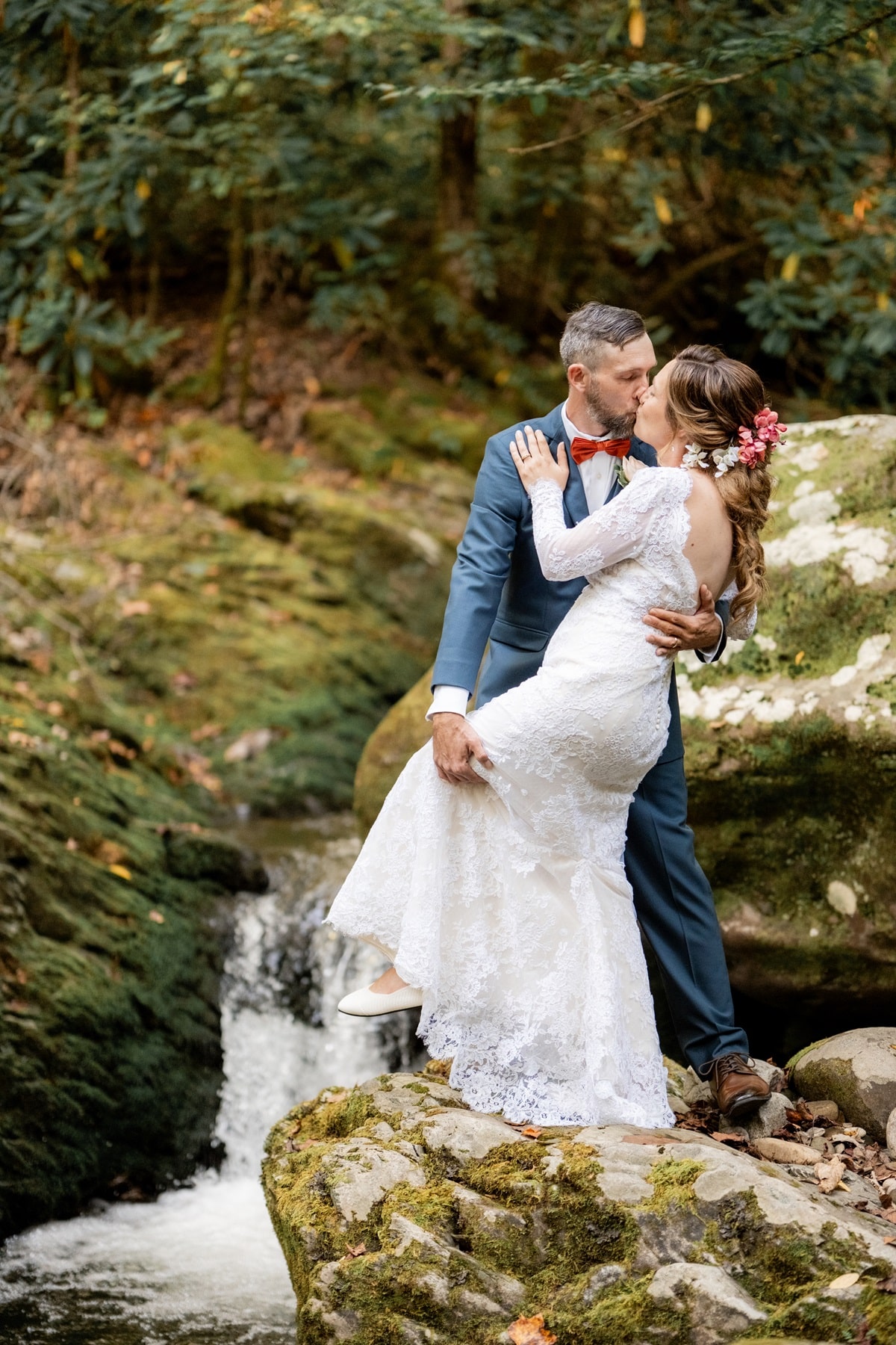 couple elopes at beautiful gatlinburg creekside