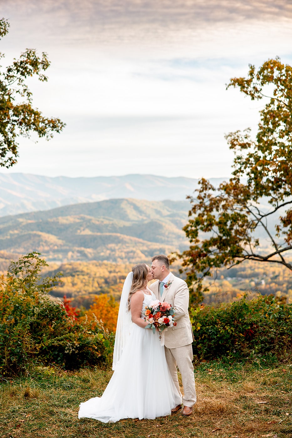 foothills parkway wedding package in gatlinburg