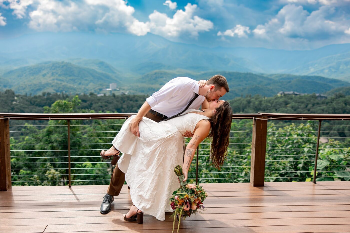 gatlinburg wedding at a cabin in the smoky mountains